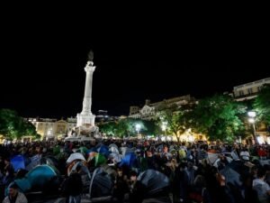 Protestos contra crise da moradia continuam em Portugal