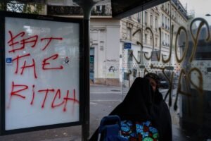 Milhares devem voltar às ruas da França neste sábado sob esquema de segurança maciço após caos e violência