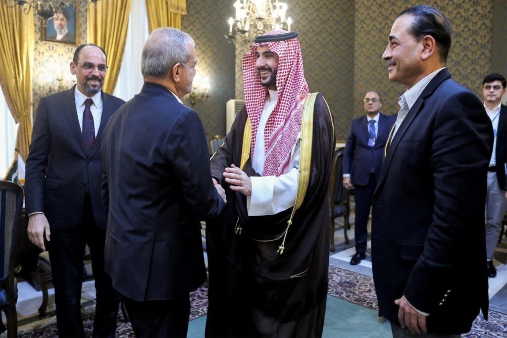 Irã anuncia acordo com Turquia, Paquistão e Arábia Saudita para continuar negociações 