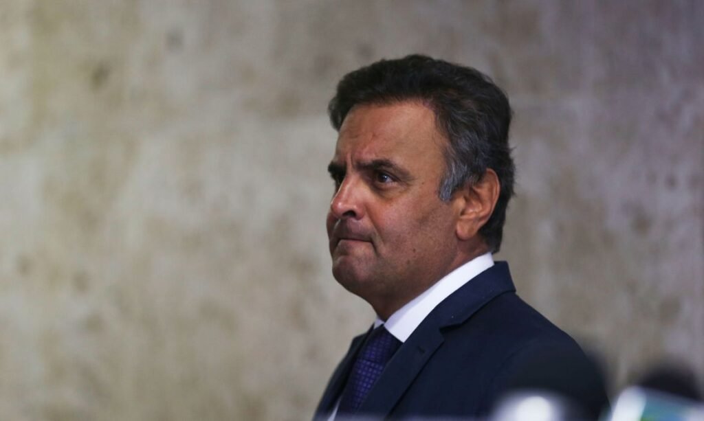Objetivo é fazer reforma política com transição em 2030 para implementar em 2034, diz Aécio