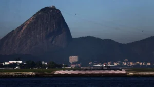 Concessão do Santos Dumont demanda discussão sobre Infraero, diz ministro
