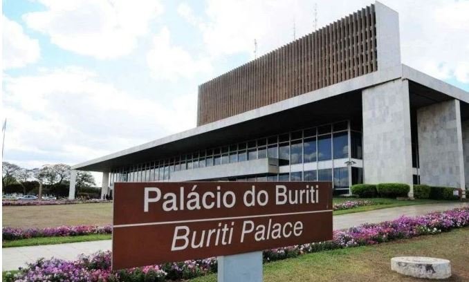 Ofício relacionado a orientações para órgãos públicos do Distrito Federal, conforme imagem publicada na reportagem de referência.