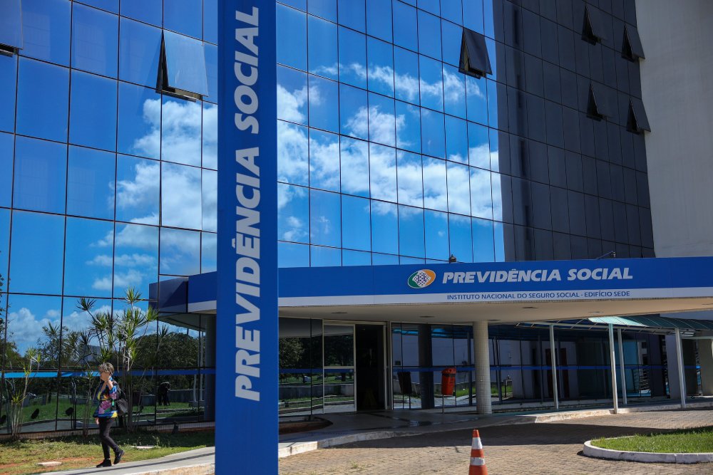 Fraude no INSS usa idosos como dublês de biometria para fraudar R$ 86 milhões
