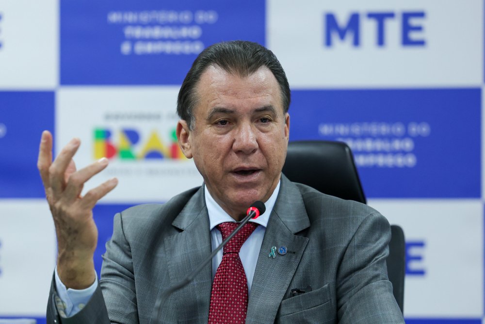 Empresários ‘modernos’ e de ‘cabeça arejada’ já acabaram com escala 6×1, diz ministro do Trabalho
