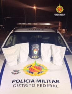 Mulher é presa com 4 kg de cocaína dentro de casa no Recanto das Emas
