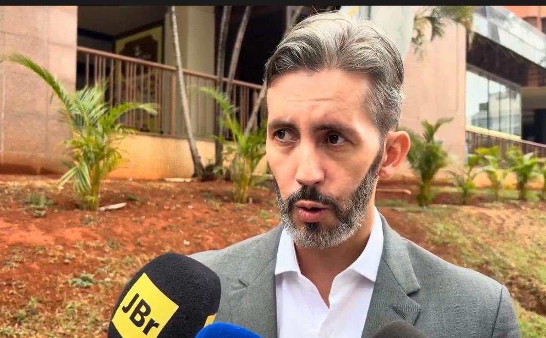 Grass comemora fim da escala 6×1 e defende jornada produtiva