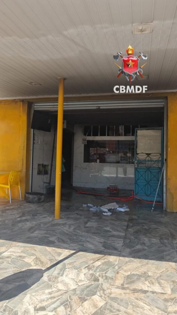Incêndio em loja deixa duas pessoas intoxicadas por fumaça em Ceilândia