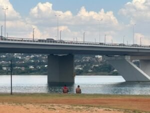 Falta de sinalização no Lago Paranoá motiva cobranças após morte de jovem perto da Ponte JK