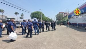 DF Legal apreende mercadorias irregulares e homem é conduzido por desacato em Ceilândia