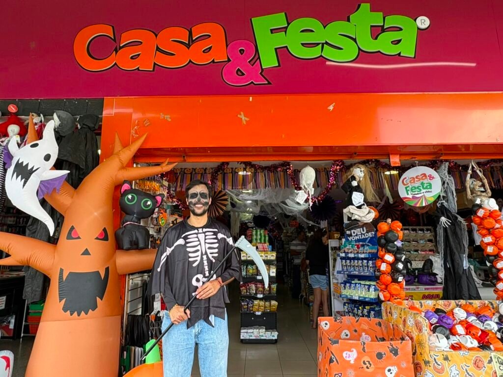 Dia das bruxas movimenta comércio no DF