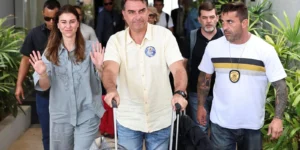 Ação popular pede suspensão de salários e verbas de senador no exterior