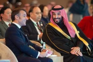 Arábia Saudita se compromete a fornecer diesel enquanto ‘for necessário’, diz Macron