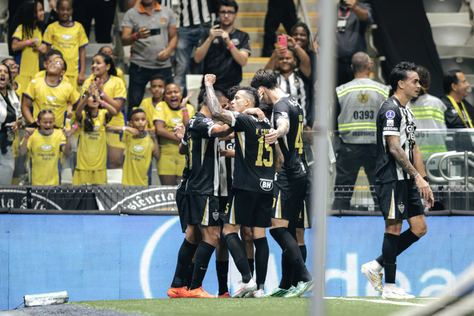 Atlético-MG goleia o Montevideo e abre boa vantagem nas semis