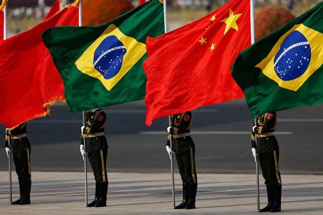 Governo suspende exportação de carne de aves de todo o Brasil à China após detectar Newcastle