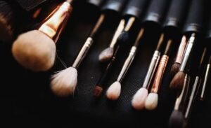 UE flexibiliza normas sobre substâncias perigosas em cosméticos