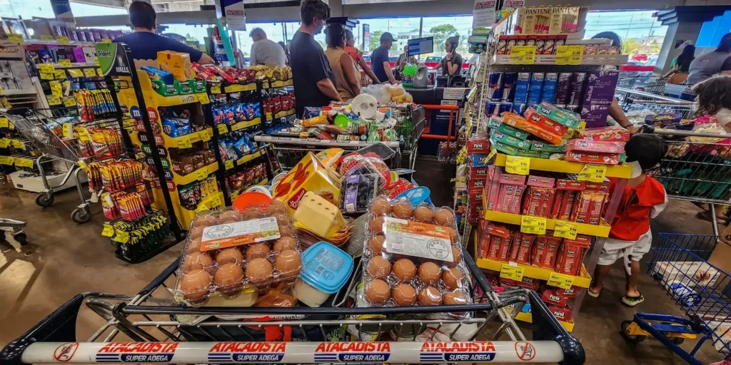 Consumo nos lares brasileiros acumula alta de 2,70% até setembro