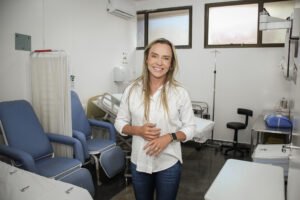 Celina Leão visita Centro Obstétrico do HRAN e destaca investimentos na reforma de hospitais e ampliação de cirurgias robóticas no DF