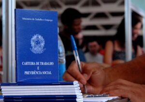 Discussão do fim da escala 6×1 nesta semana ganha protagonismo no debate político, diz especialista