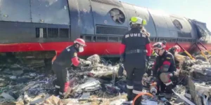 Espanha: equipes de resgate buscam sobreviventes após acidente ferroviário