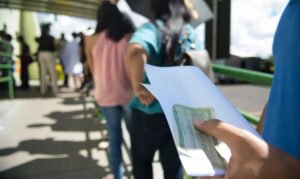 Eleitora morre após passar mal em fila de votação em Campo Grande