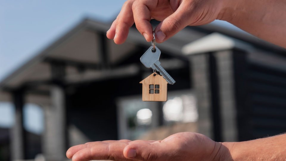 Financiamento imobiliário com recursos da poupança cresce em 2026 apesar de saques