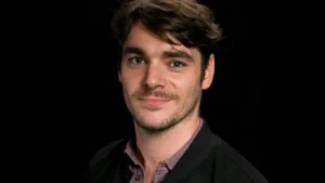 Morre RJ Mitte, o Walter White Jr. de ‘Breaking Bad’, aos 34