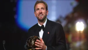Kane é eleito o melhor jogador do mundo na temporada 2025/26