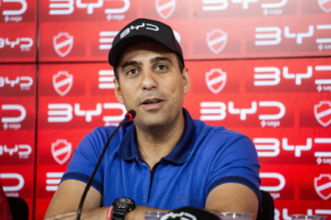 Hugo ameniza empate com o Cuiabá e diz confiar no acesso