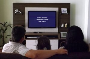 Horário eleitoral gratuito volta nesta sexta no rádio e na TV