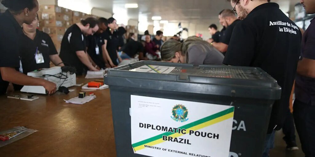 Mais de 918 mil brasileiros votam no exterior nas Eleições 2026