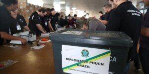 Mais de 918 mil brasileiros votam no exterior nas Eleições 2026