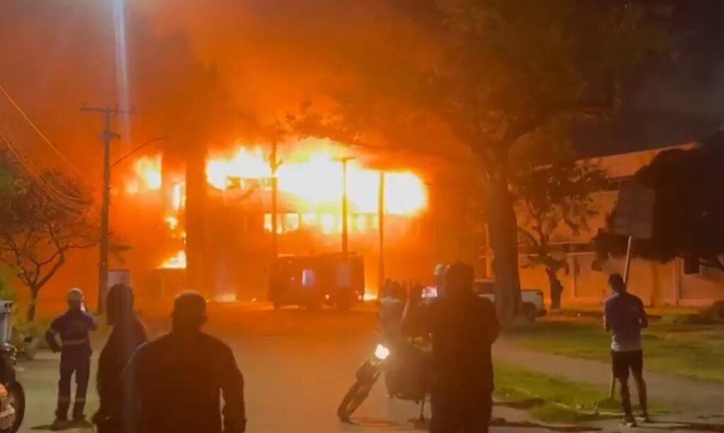 ‘Perda de duas décadas de trabalho’, diz pesquisador que teve amostras de sangue incendiadas na UFPE