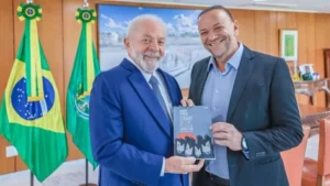Devemos tomar medidas para baixar a temperatura desse debate religioso no Brasil, diz Edinho