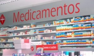 Preços de medicamentos hospitalares sobem 0,08% em setembro após 2 quedas, aponta Fipe