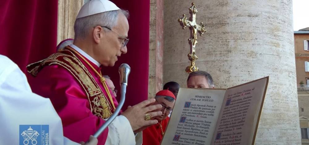 Papa celebra missa no hospital três dias após cirurgia