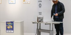 TSE incentiva uso de 'colinha' de papel para a votação deste domingo