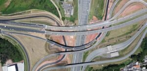 Governo obriga operadoras a compartilhar sinal de internet em rodovias a partir de 2027