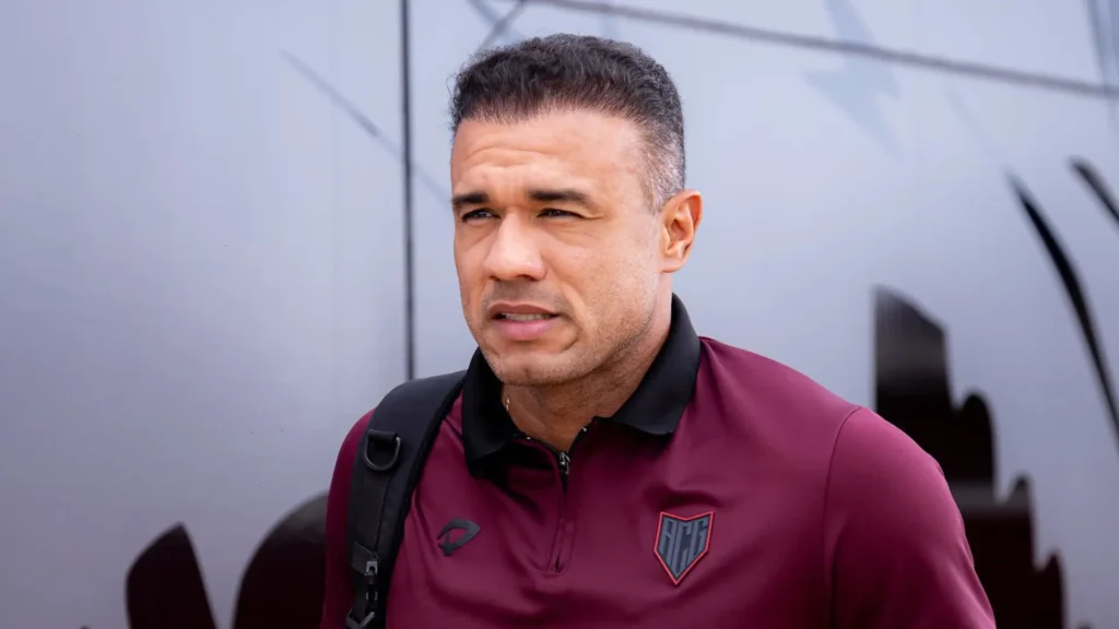 Roger Silva cobra efetividade no Atlético: "Ser mais 'marvado'"