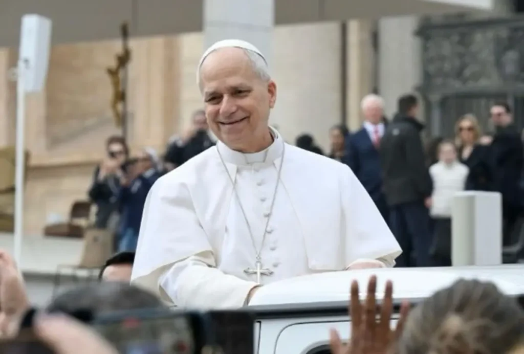 Cirurgia do papa Leão 14 foi um sucesso, diz Vaticano