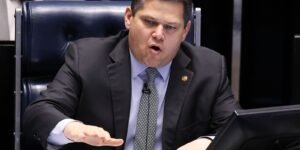Alcolumbre vai promulgar fim da escala 6x1 nesta sexta
