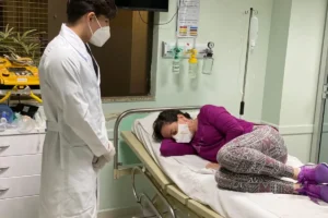 Universidade em Anápolis busca voluntários para simular pacientes em aulas de Medicina; veja como participar