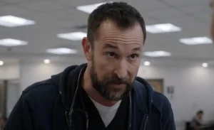 Noah Wyle de The Pitt é o homem mais sexy do mundo; veja fotos