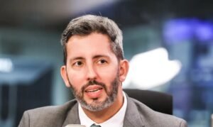 Grass defende mutirões na saúde e ampliação de benefícios durante sabatina