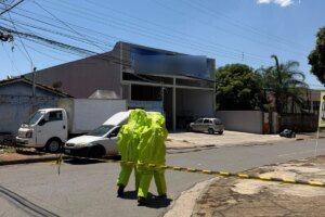 Trabalhador é hospitalizado após vazamento de amônia em máquina de gelo