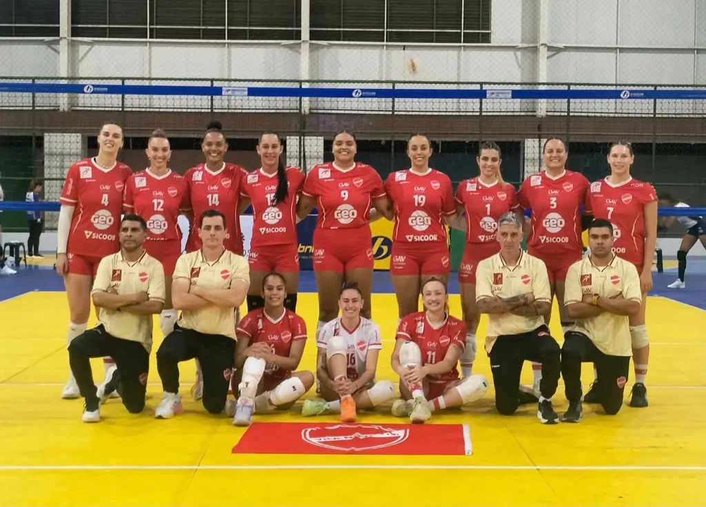 Ace e Vila Nova vencem na estreia