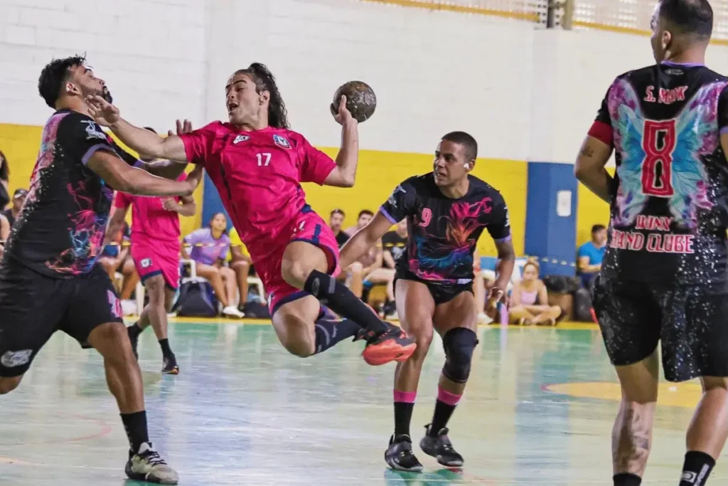 Goiânia destina R$ 30 mil a time de handebol LGBTQIA+